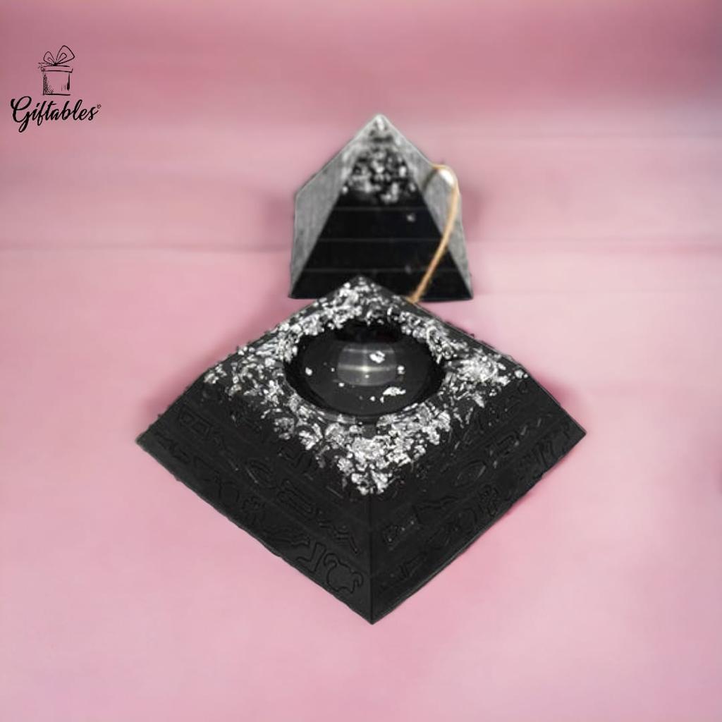 pyramid ash tray black