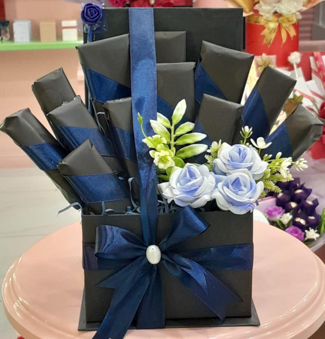 Mini Hamper Blue and Black
