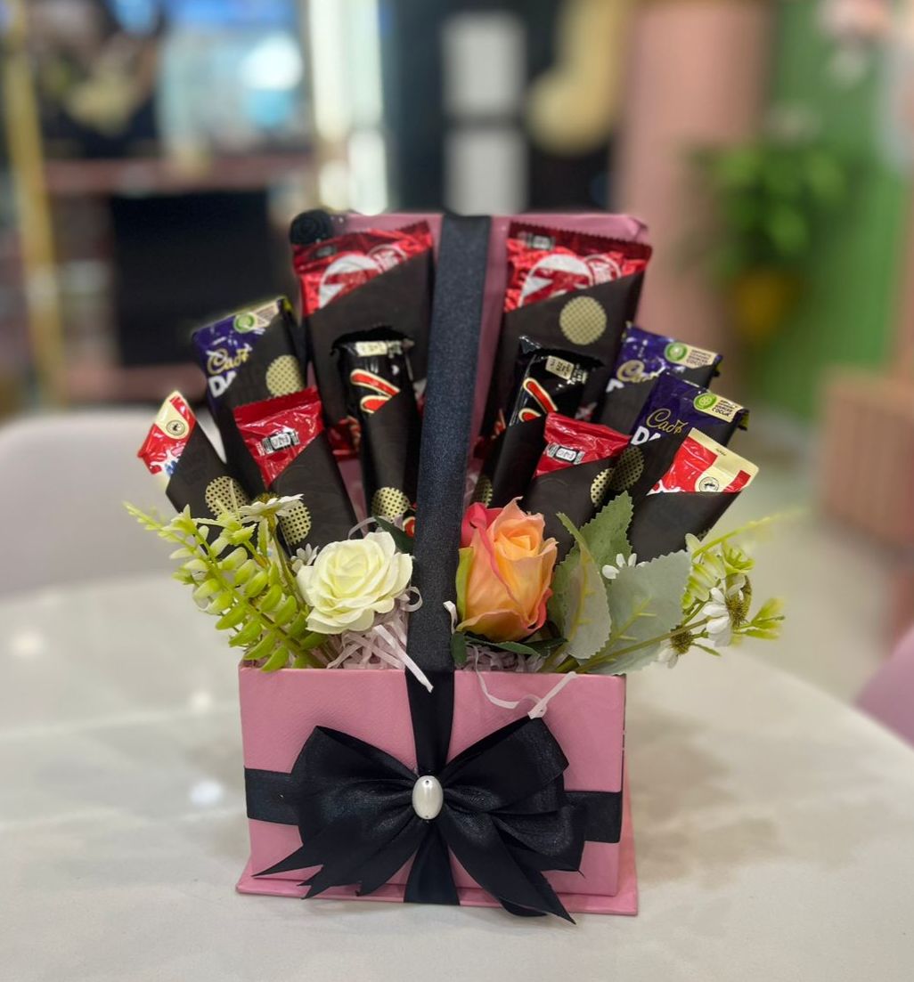 The Floral & Fudge Box
