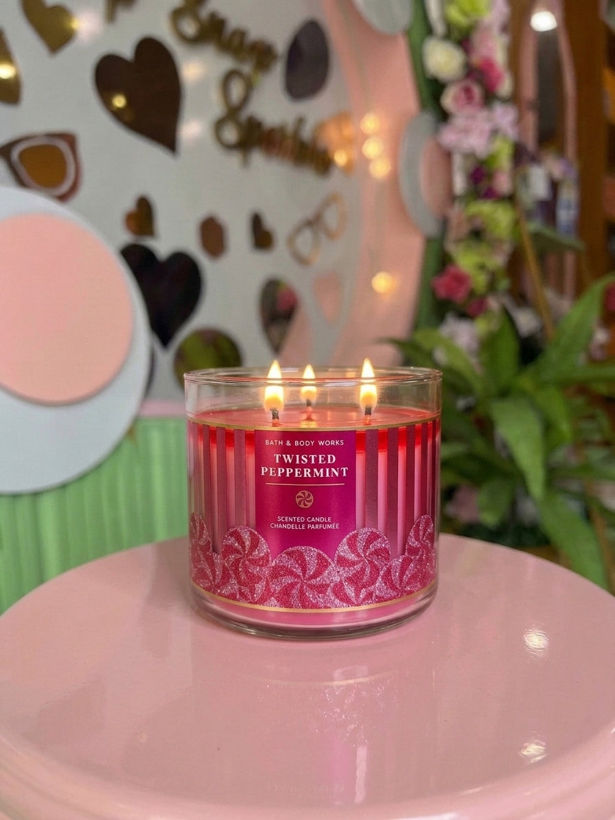Bath and body works Twisted Peppermint 3-Wick
